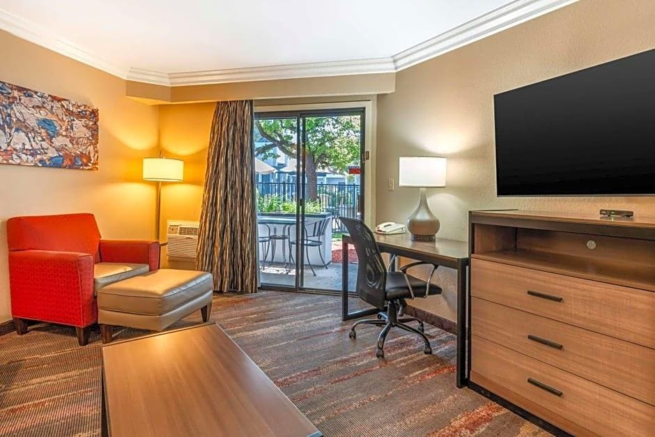 Americas Best Value Inn & Suites Wine Country Santa Rosa - photo 11