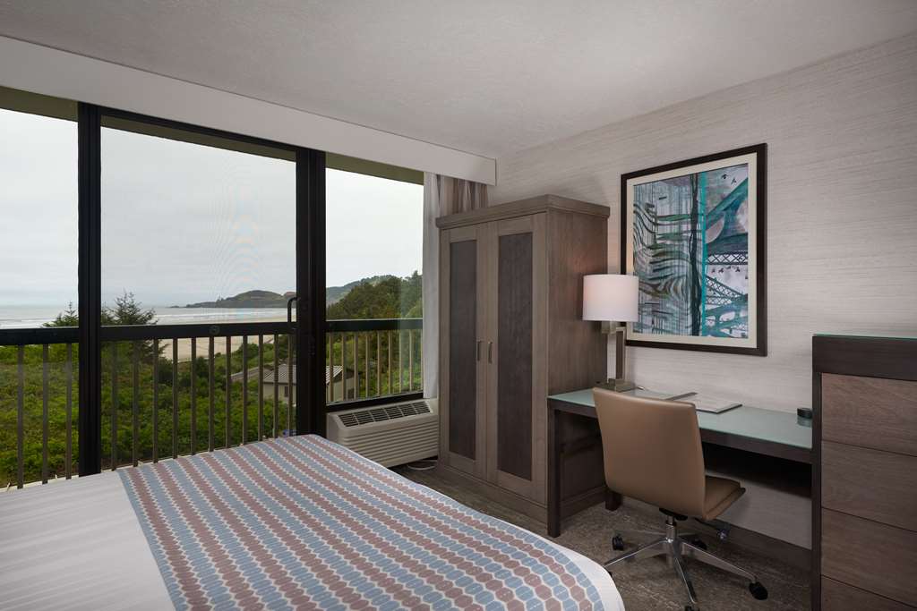 Best Western Plus Agate Beach Inn - photo 16