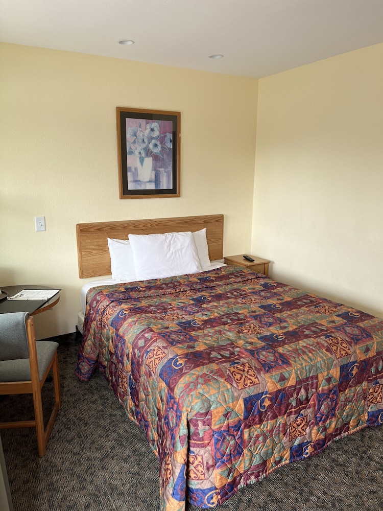 All Star Inn & Suites - photo 28