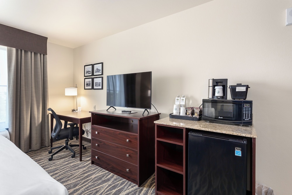 Cobblestone Hotel & Suites De Pere Green Bay - photo 24