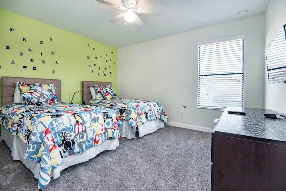 6 Bdrm 5 Bath in Solterra Resort - photo 6