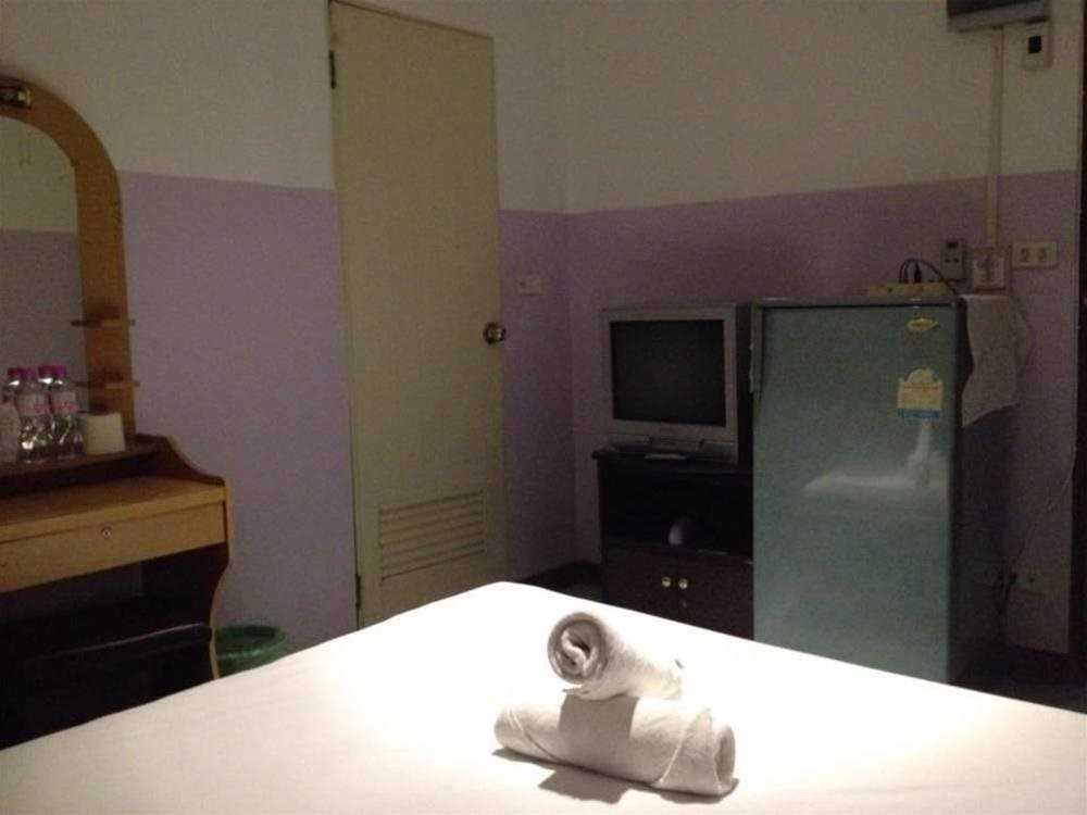 Moom Pon Khlai Hostel & Spa