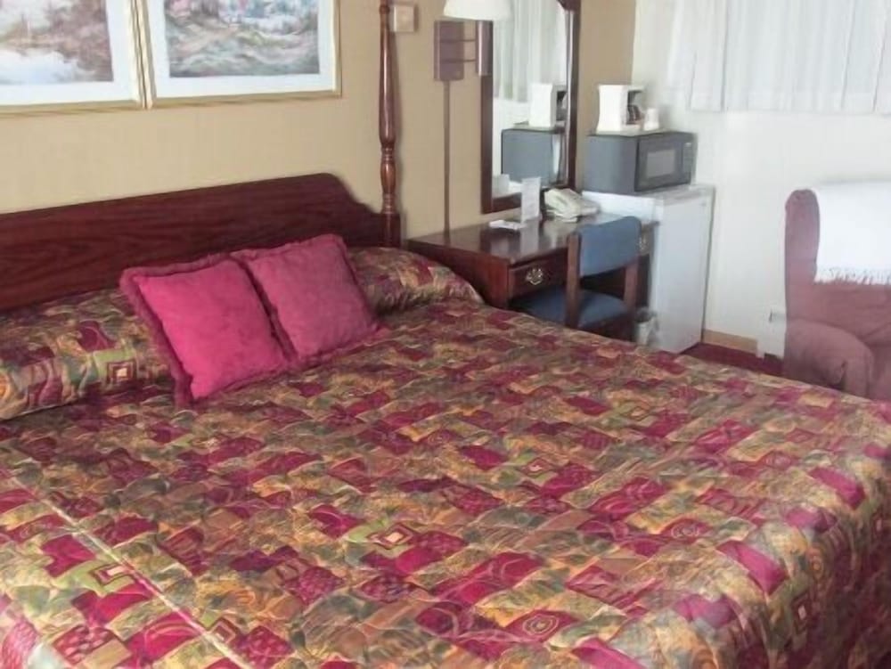 Elms Motel - photo 5