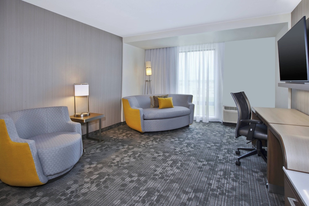 Courtyard by Marriott St. Joseph Benton Harbor - photo 16