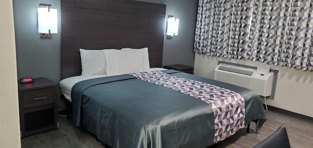 Crescent Park Motel & Suites - photo 10