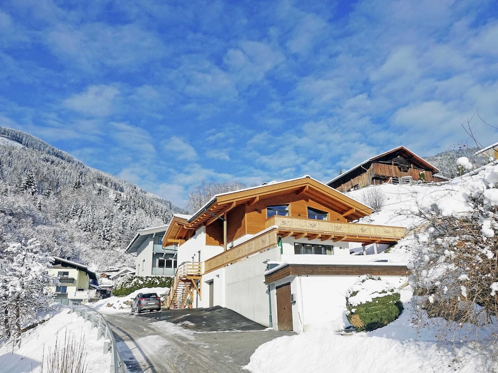 Penthouse in ski Resort in Piesendorf — hotel in Piesendorf