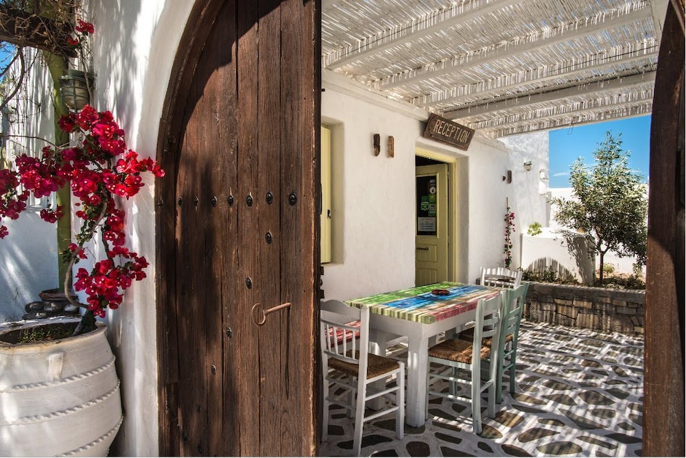 Thalassitra Private Pool Suites & Spa — Milos — photo 3