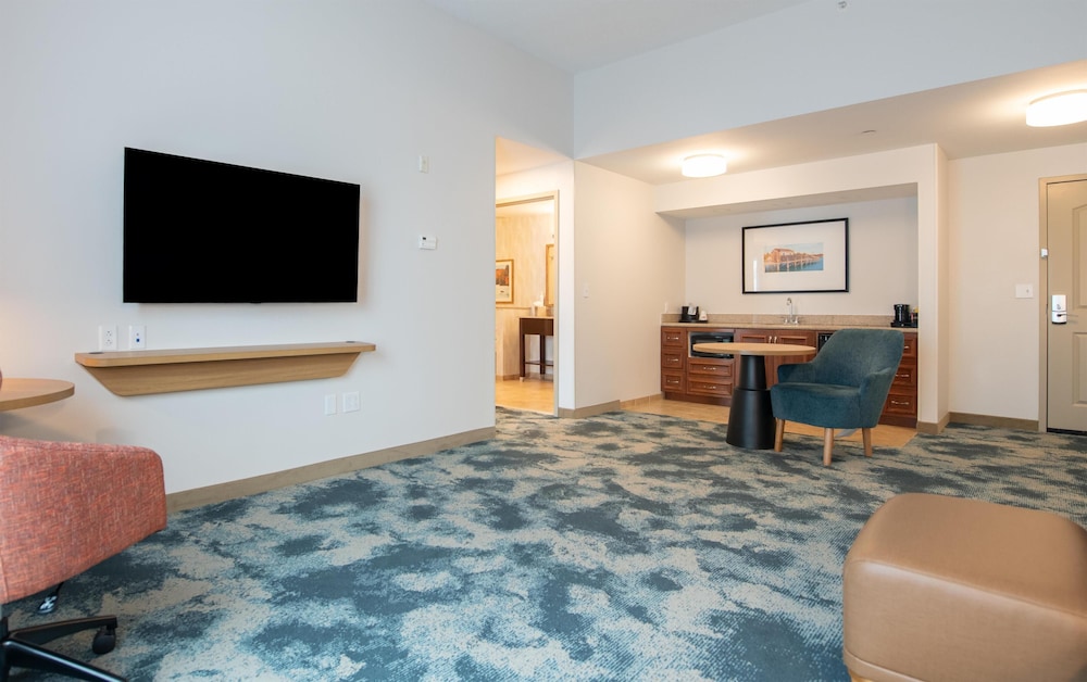 Hampton Inn Presque Isle Maine - photo 36