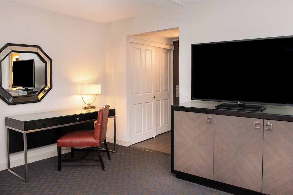 Sheraton Minneapolis West Hotel - photo 15