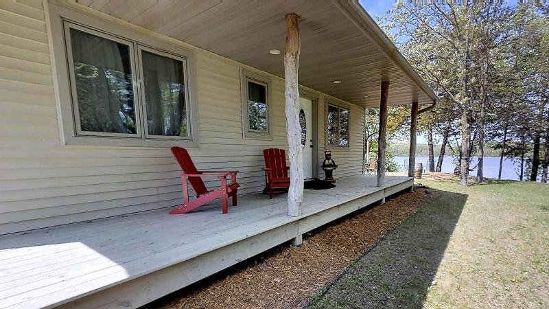 Lakefront Hideaway - photo 5