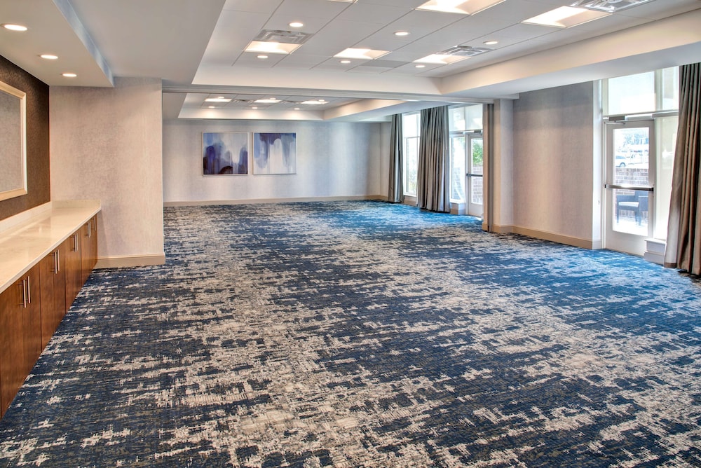 Hilton Garden Inn Kansas City - photo 49