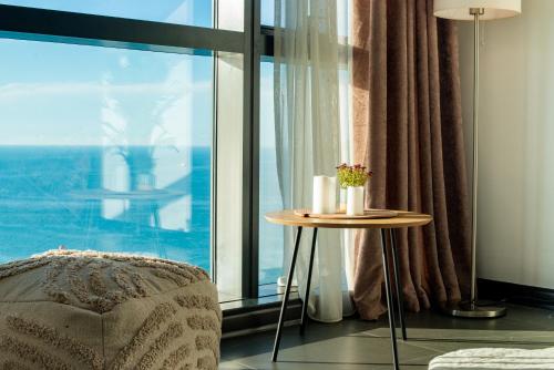 Ocean Breeze Retreat Honeymoon Apartment with Sea View in Porta Batumi Tower