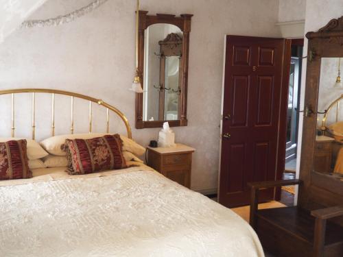 Old Consulate Inn - photo 8