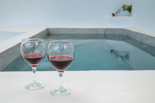Kyklades Sensation Apartments Ath Airport — 4-Star Luxury Hotel in Artemida, Greece