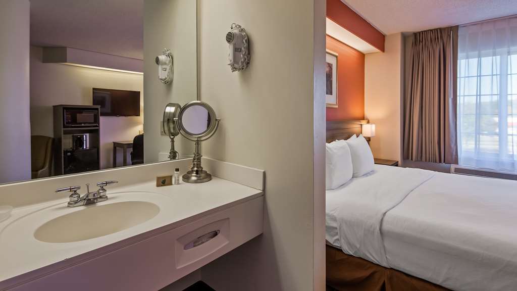 Charlevoix Inn & Suites SureStay Collection by Best Western - photo 31