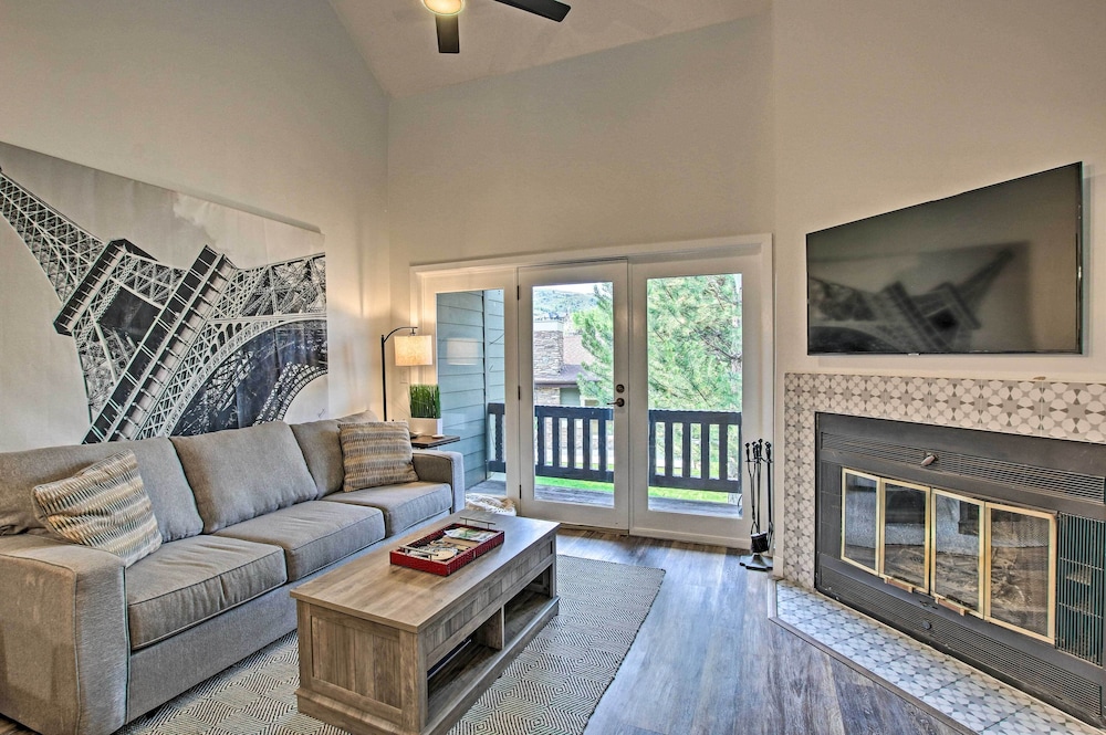 Contemporary Family Condo by Pineview Reservoir — 4-Star Luxury Hotel in Huntsville, United States