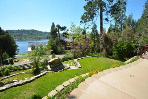 Fox Lake View — hotel in Bass Lake
