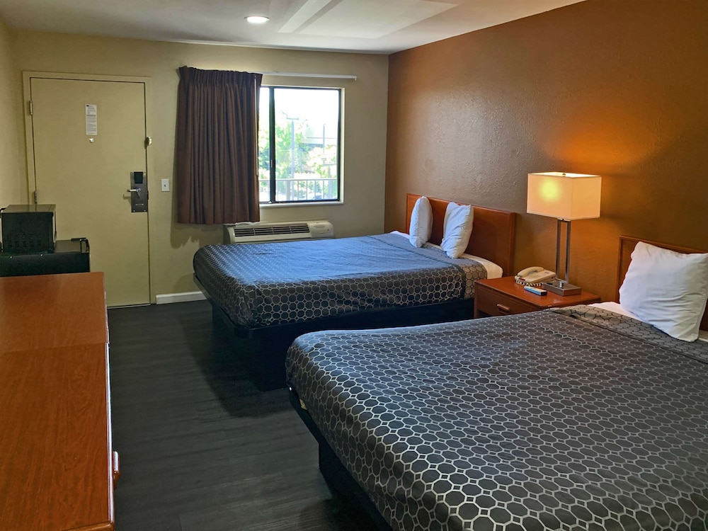 Rodeway Inn Sacramento University Area - photo 11