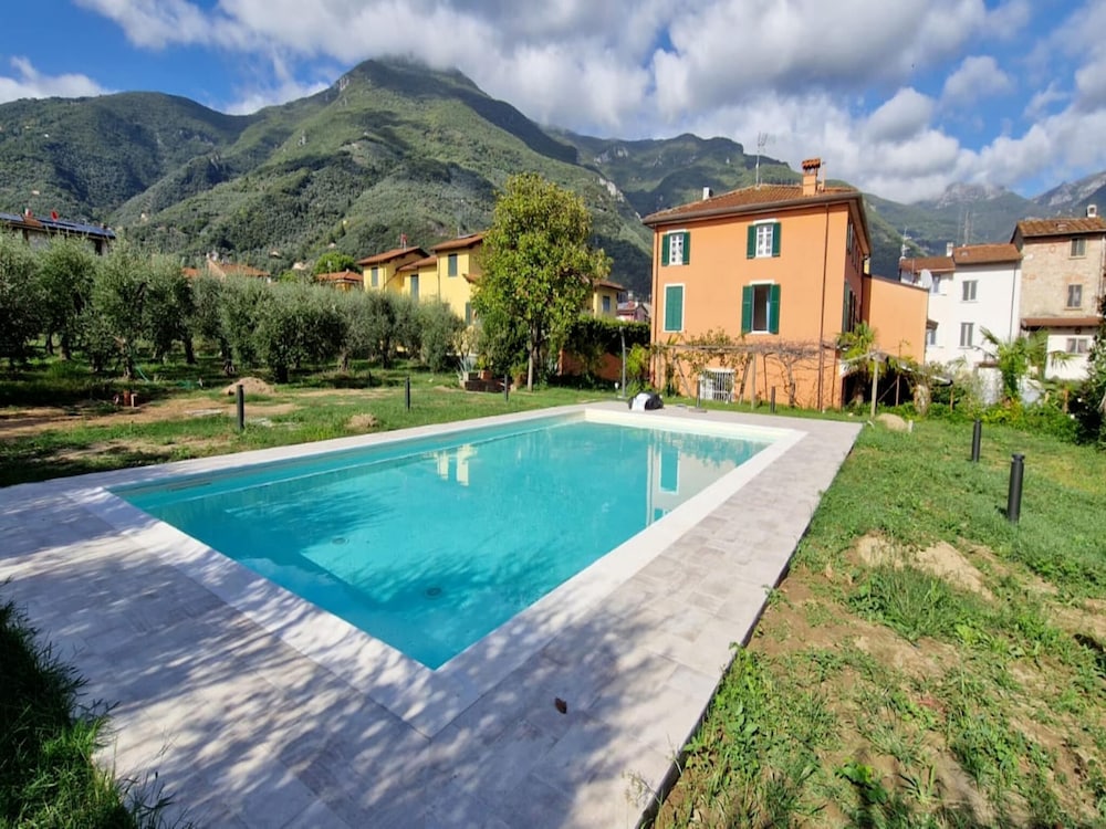 Villa With Garden Near Versilia Beach — 4-Star Luxury Hotel in Camaiore, Italy