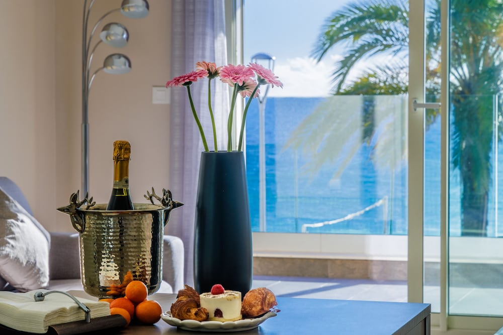 Sunny Beach Resort - last minute hotel in Cannes