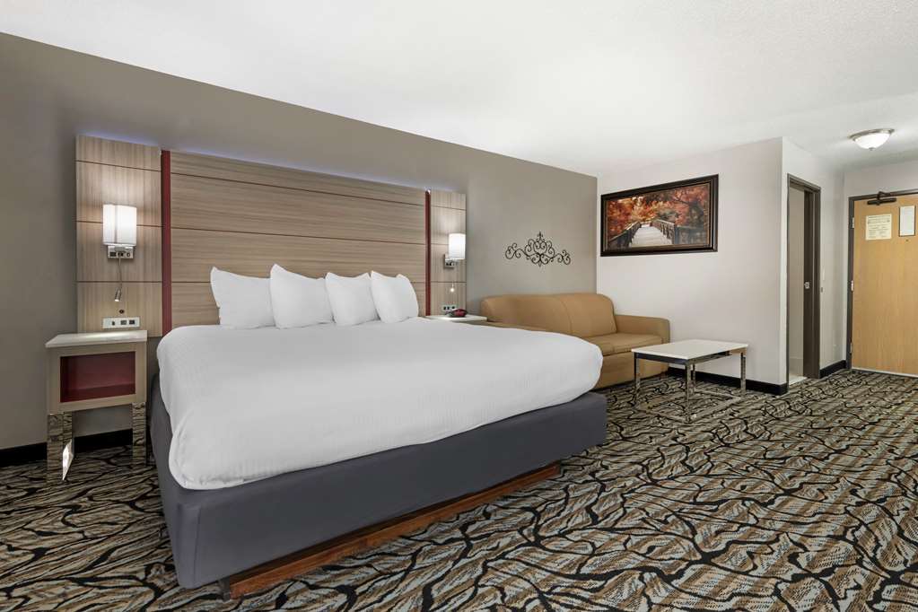 Best Western Plus Albert Lea I 90 I 35 Hotel - photo 3