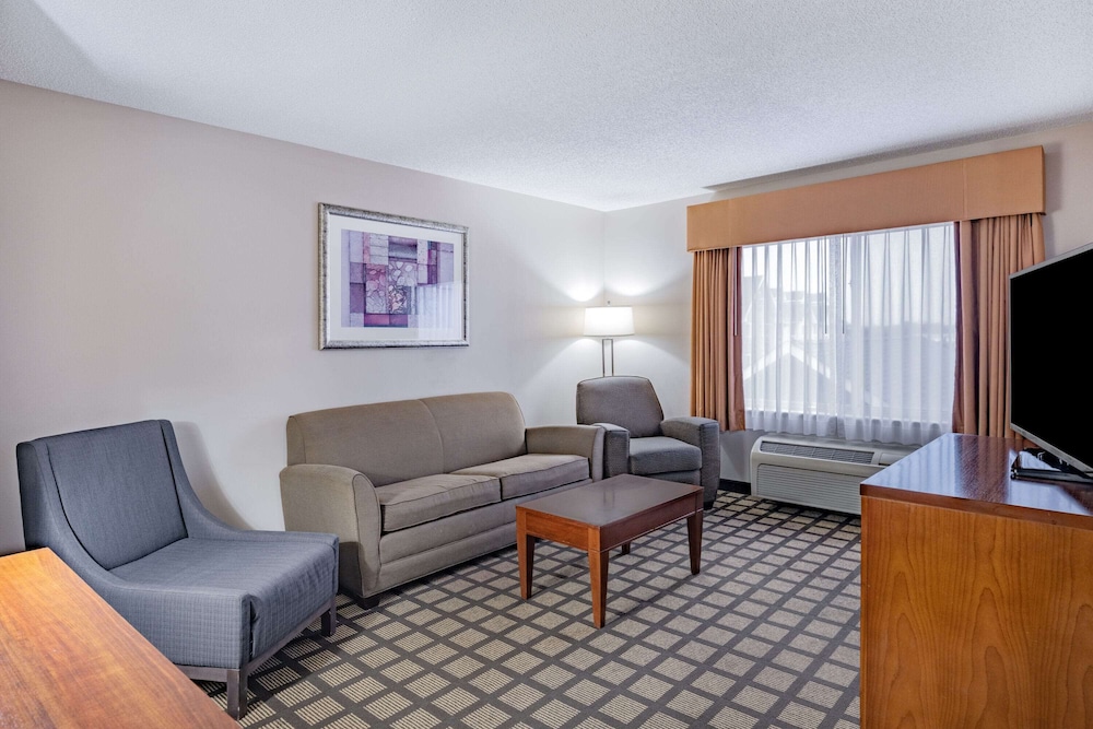 Baymont by Wyndham Gurnee - photo 19