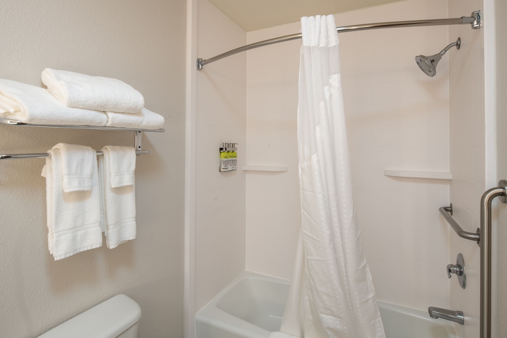 Holiday Inn Express & Suites N Waco Area West by IHG - photo 35