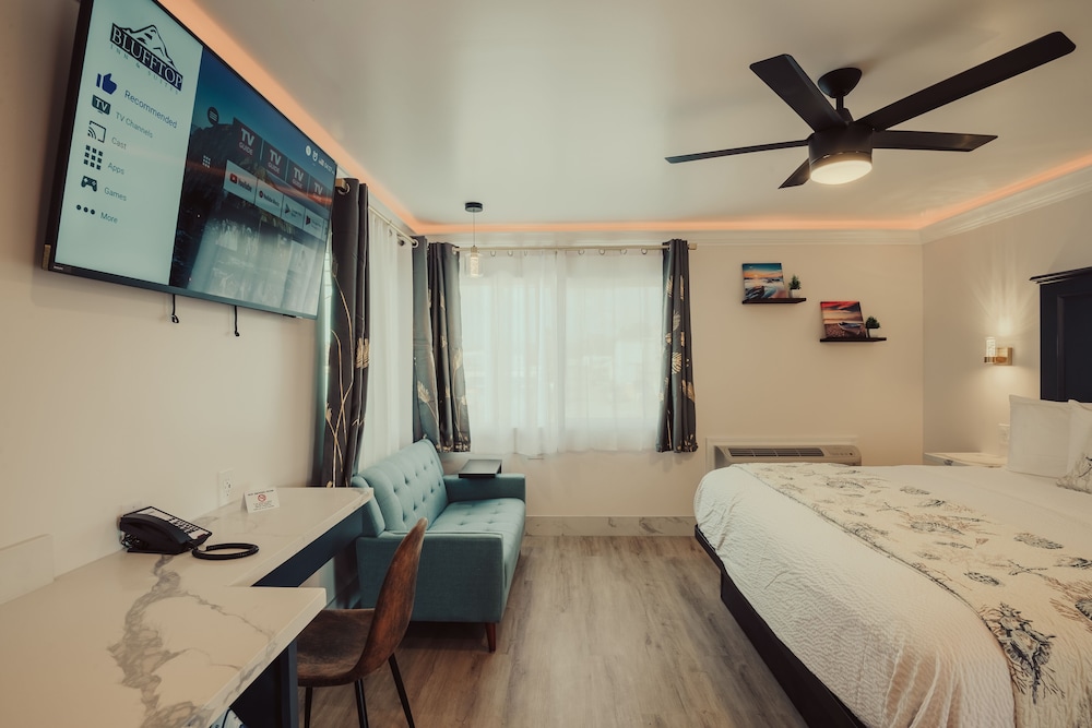 Blufftop Inn & Suites - photo 47