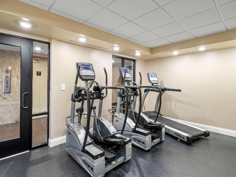 Ramada Plaza Charlotte Airport Hotel and Conference Center - photo 32