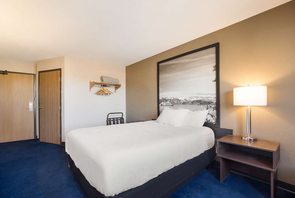 Americas Best Value Inn Sparks - photo 8