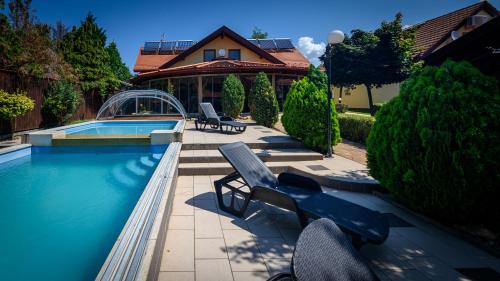 Álomkert Vendégház — 4-Star Luxury Hotel in Bekesszentandras, Hungary