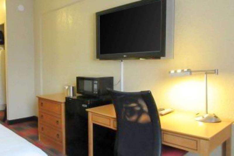 Quality inn Airport Spokane Airport - photo 12