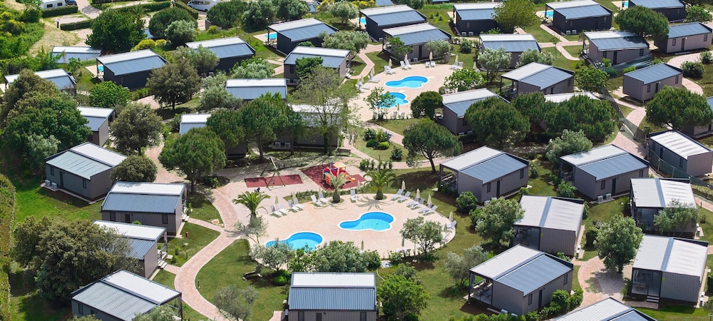 Aminess Planet Camping Holiday Homes Sirena — 4-Star Luxury Hotel in Novigrad, Croatia