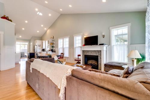 Bonnie Dune in Unknown City, United States