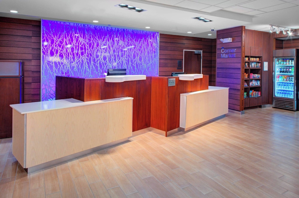 Fairfield Inn & Suites by Marriott Hollister - photo 2