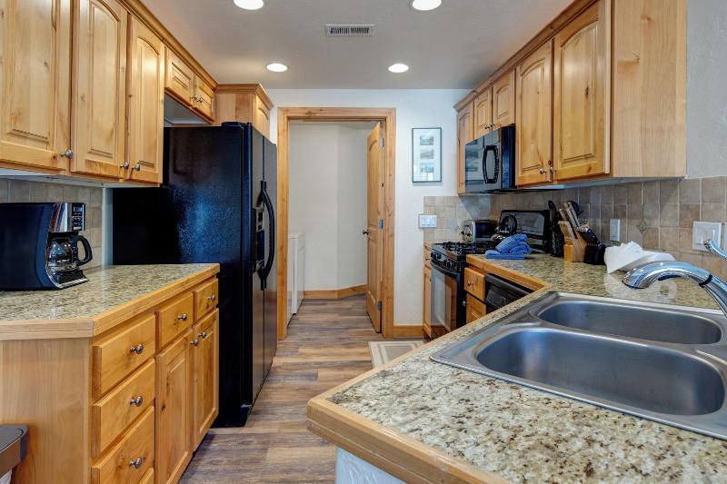 Fox Pointe At Redstone By Lespri Management - photo 47
