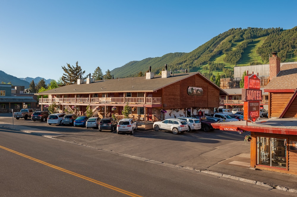 Antler Inn - carbon neutral hotel in Jackson