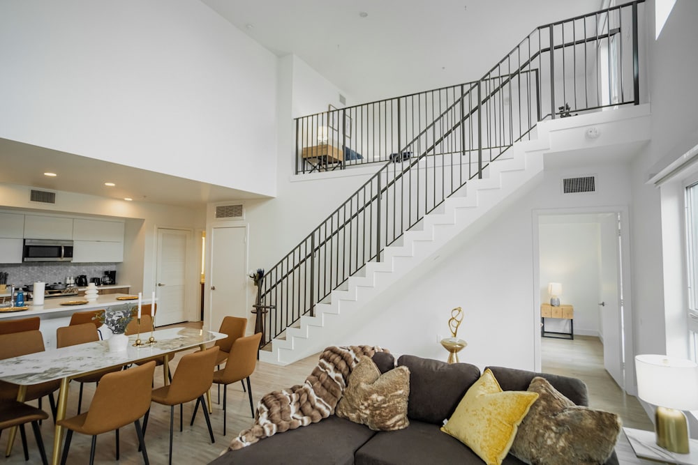 Chic Urban Retreat in Heart of LA - photo 32