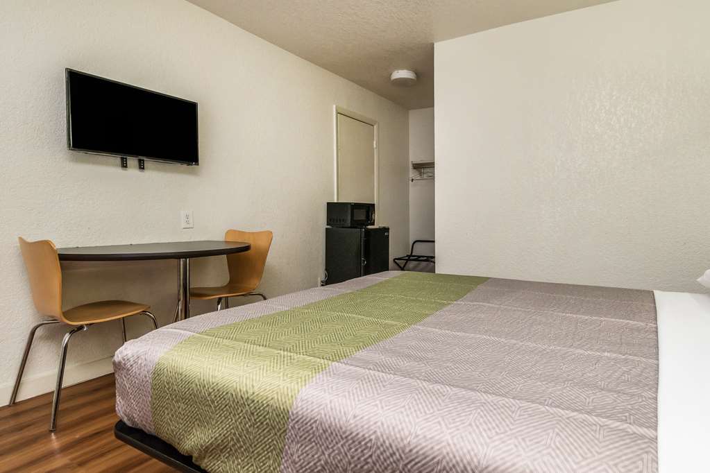 Motel 6 Fort Worth TX North - photo 15