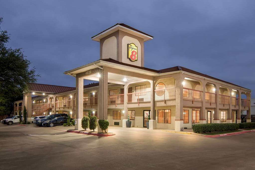 Super 8 by Wyndham Grand Prairie Southwest - photo 7