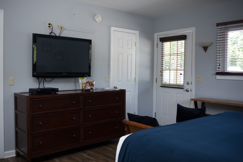 Shorewood Inn - photo 15