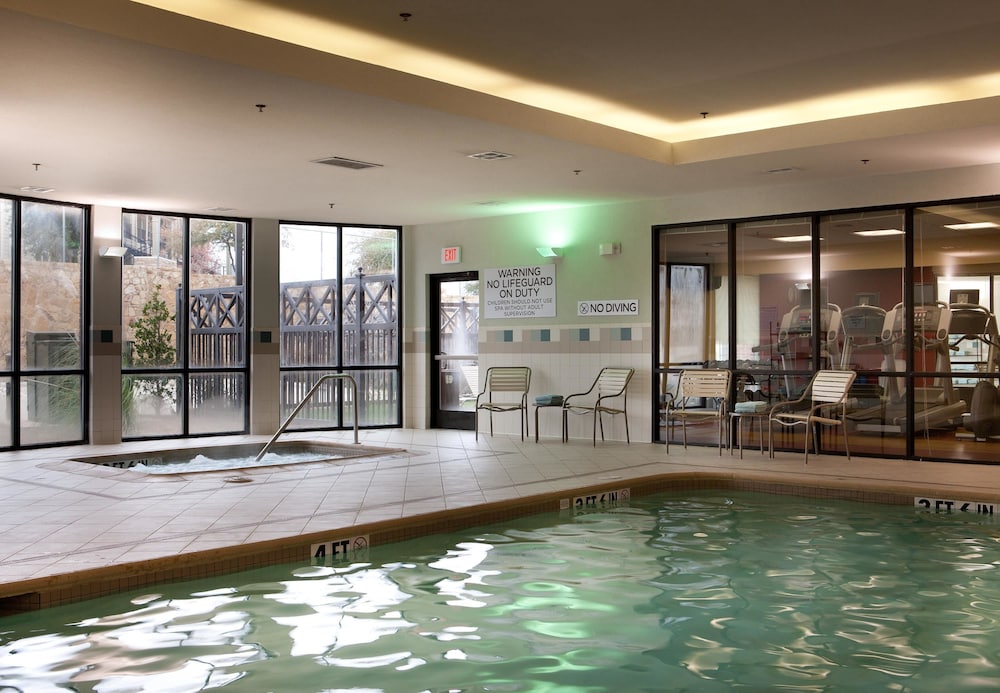 Courtyard Marriott Denton - photo 15