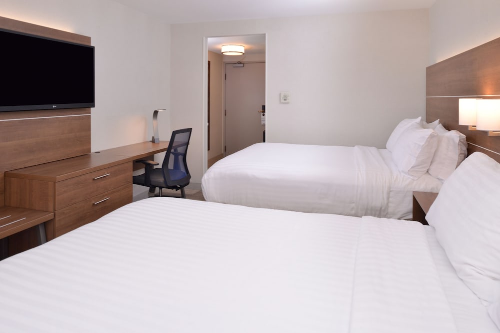 Holiday Inn Express Palm Desert by IHG - photo 8
