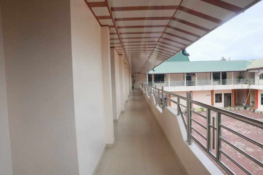 Tundreheni Hill Hotel And Restaurant — Gunungsitoli