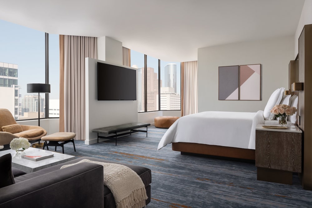 Four Seasons Hotel Houston - photo 17