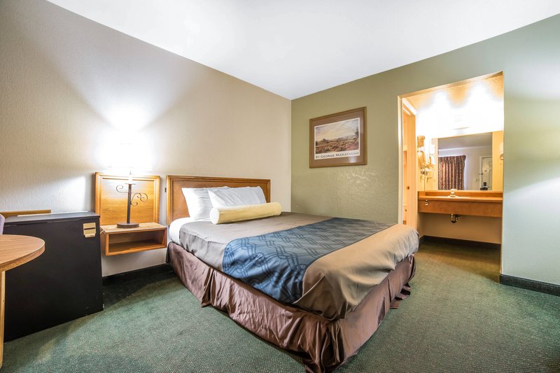 Rodeway Inn Red Hills - photo 15