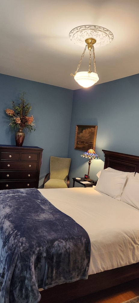 Oaklawn Inn Llc - photo 43