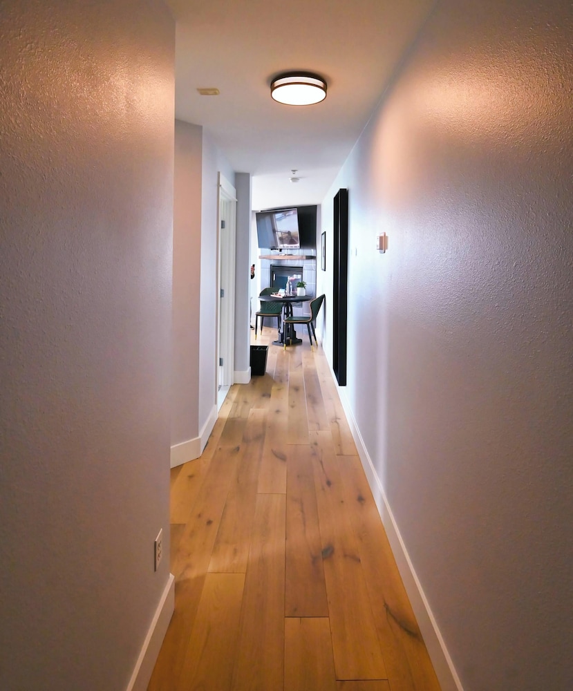 Cannery Pier Hotel & Spa - photo 18