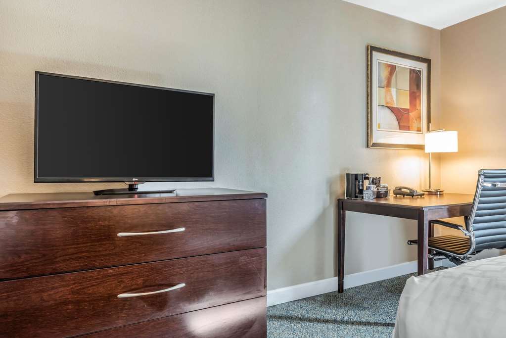 Clarion Inn Belle Vernon - photo 21