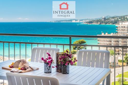 Torre Marina Apartments — 4-Star Luxury Hotel in Calonge, Spain